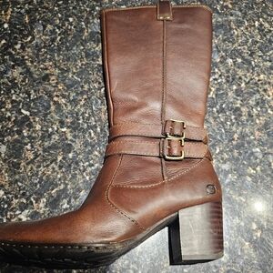 Ladies size 7 Born boots brand new!